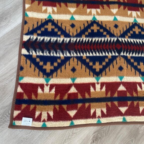 Vintage {77 x 58.5 inches} Vuteks Vokovar Crown Crafts Blanket Acrylic 1989 - Picture 9 of 12